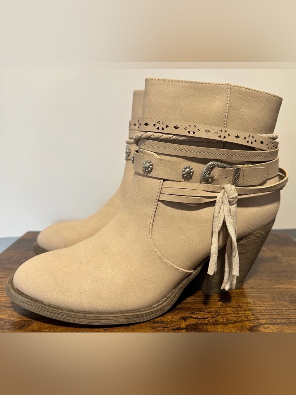 POP Octavia Bone Stacked Heel Booties NWT Size 8.5